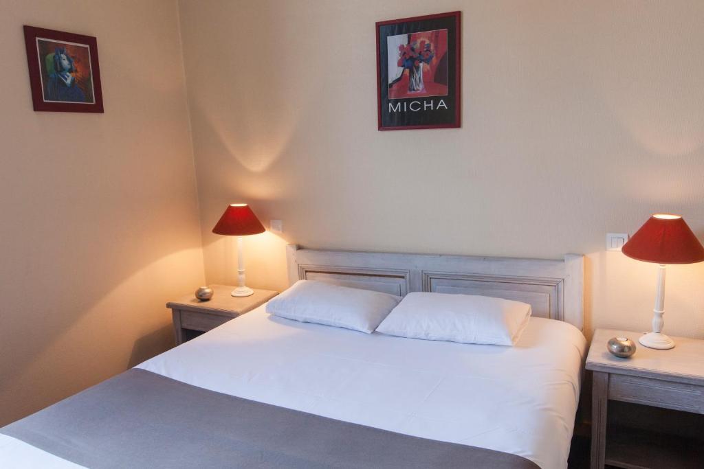 Hotel Le Corbeau Auxonne Habitación foto